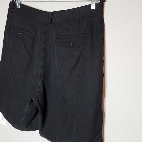 100% silk Van Heusen black pleated shorts. - Picture 10 of 11